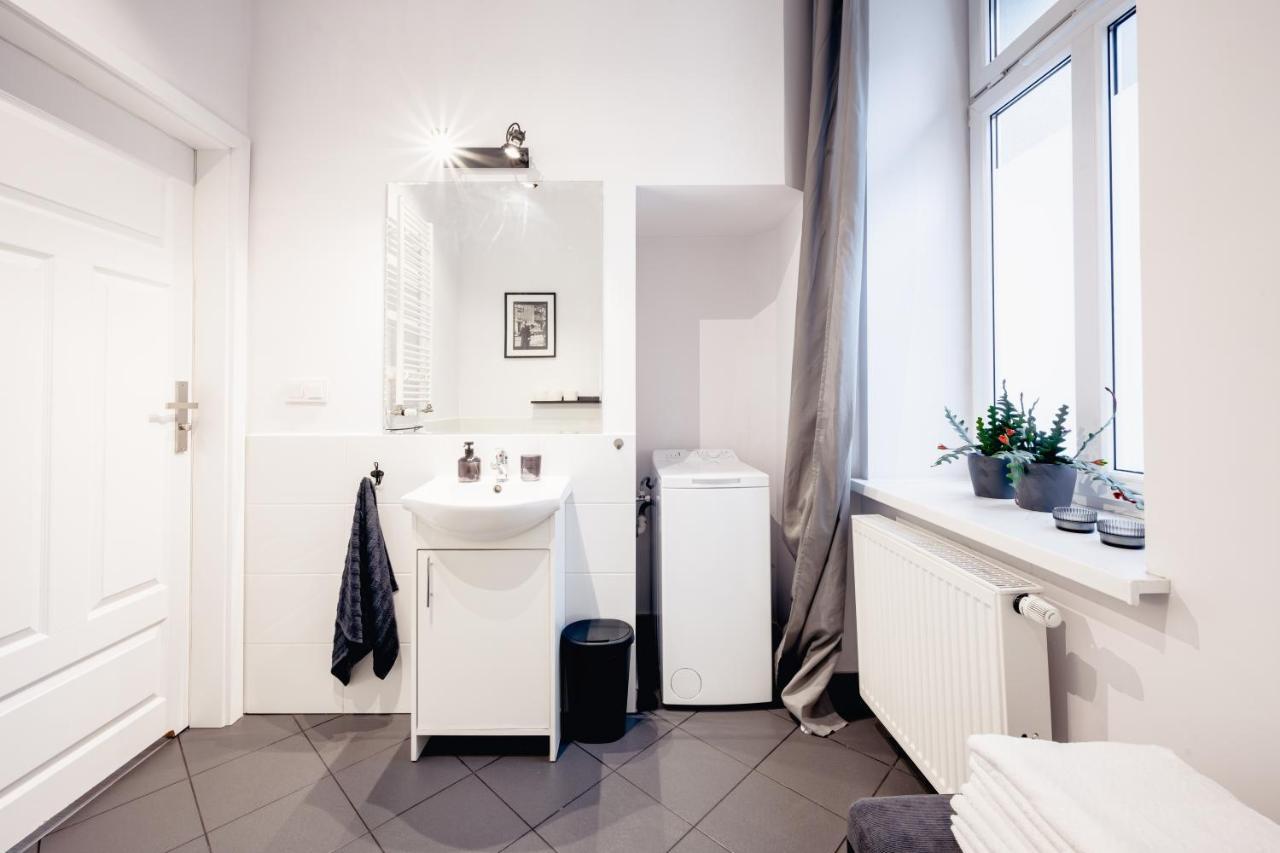 Apartamenty Pamiatkowa 11, 2 Rooms, Self Check In 24H Познан Екстериор снимка