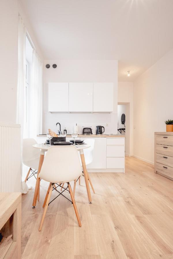 Apartamenty Pamiatkowa 11, 2 Rooms, Self Check In 24H Познан Екстериор снимка